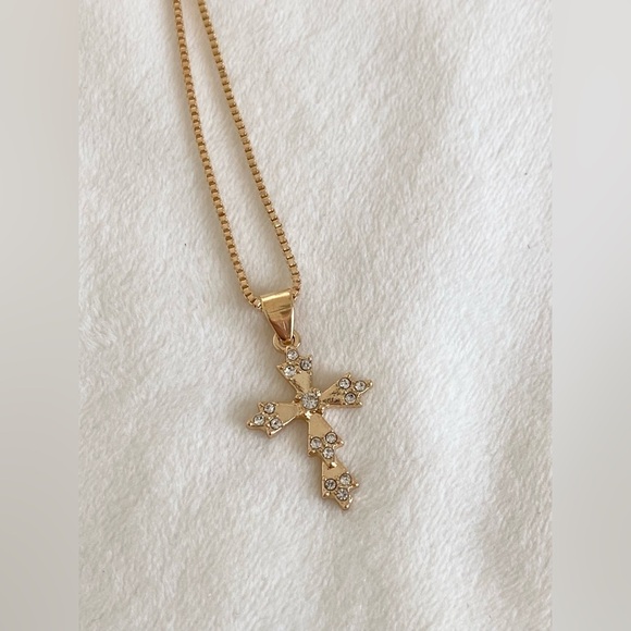 Gold Cross Pendant Charm Necklace on Gold Chain Diamond details New - Picture 7 of 7